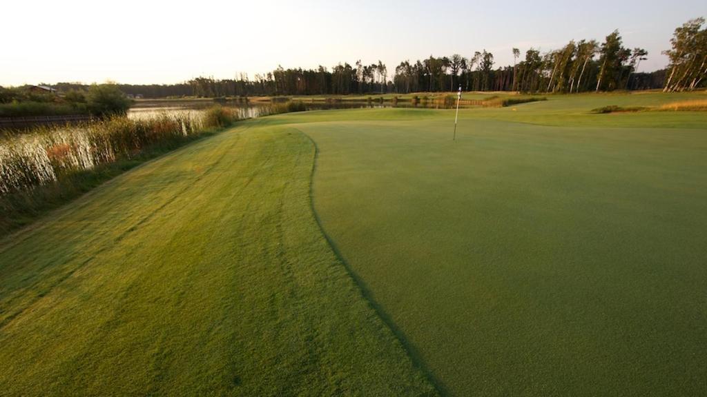 Golf Stella S Bazenom Villa *